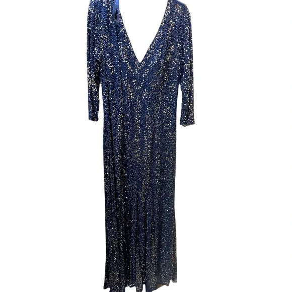 mac duggal blue sequin dress Mac Duggal - Silver Embellished Halter Neck Keyhole Gown